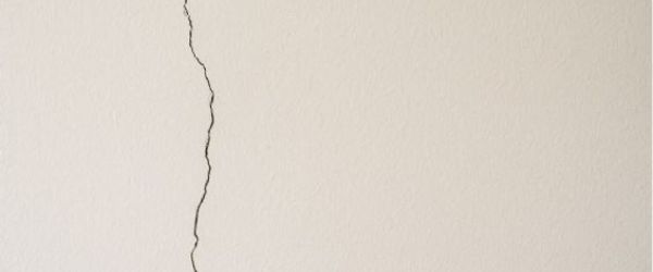 牆壁裂痕怎麼處理？完整指南教你修補方法與注意事項